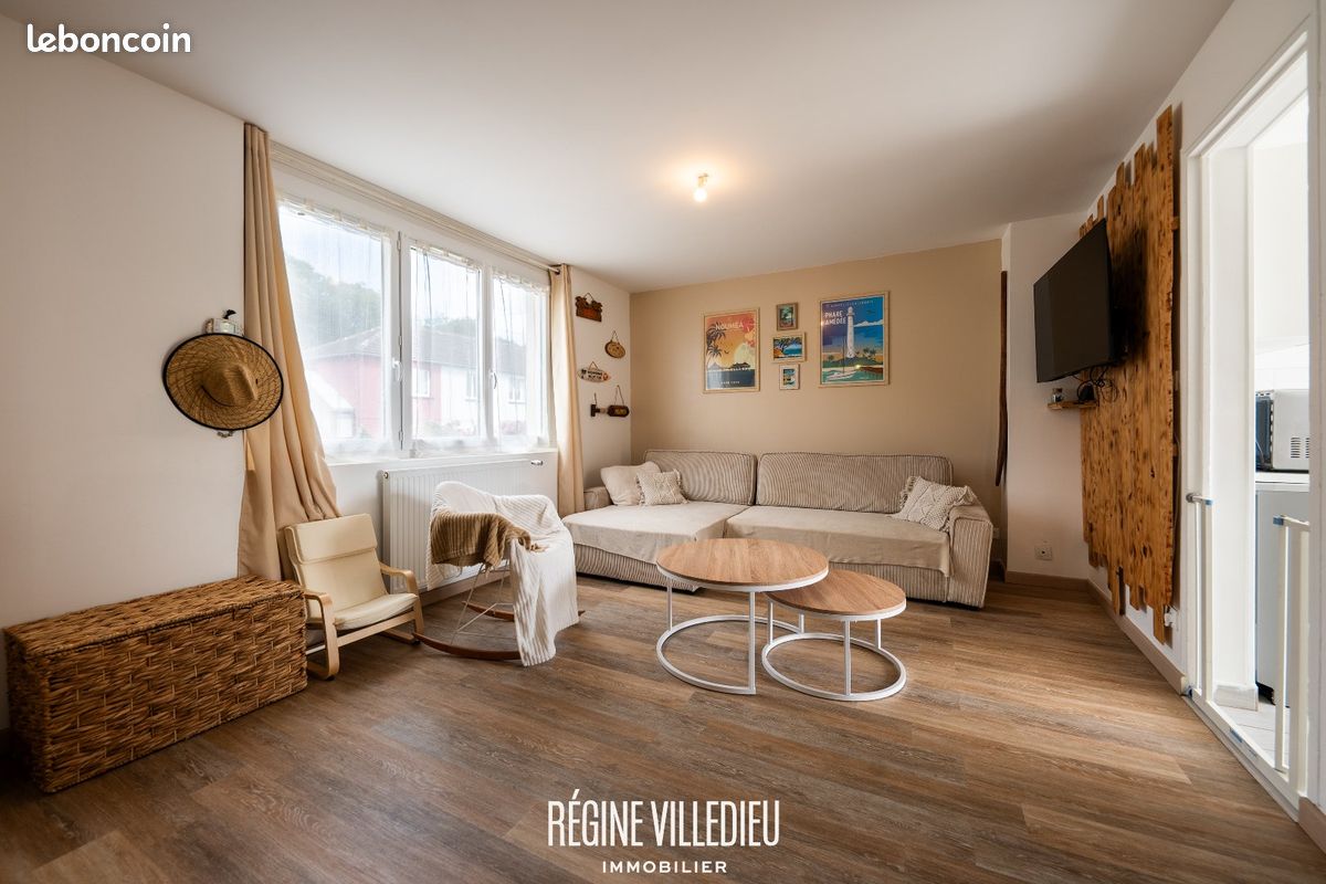 4 bedrooms House in Manche, France No. 357162