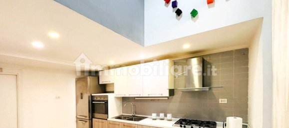 2 Schlafzimmer Wohnung in Naples, Italy, Nr. 357673 3