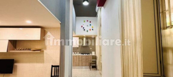 2 Schlafzimmer Wohnung in Naples, Italy, Nr. 357673 6