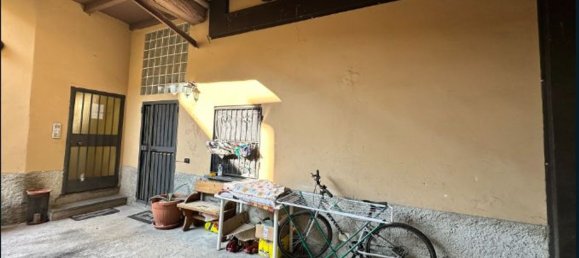 3 rooms Apartment in Veduggio con Colzano, Italy No. 272839 7