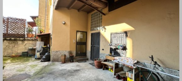 3 rooms Apartment in Veduggio con Colzano, Italy No. 272839 16