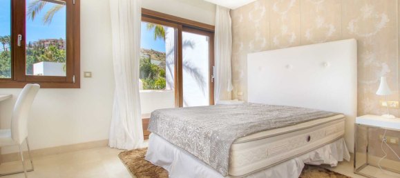 2 bedrooms Townhouse in Benahavis, Spain No. 138089 16