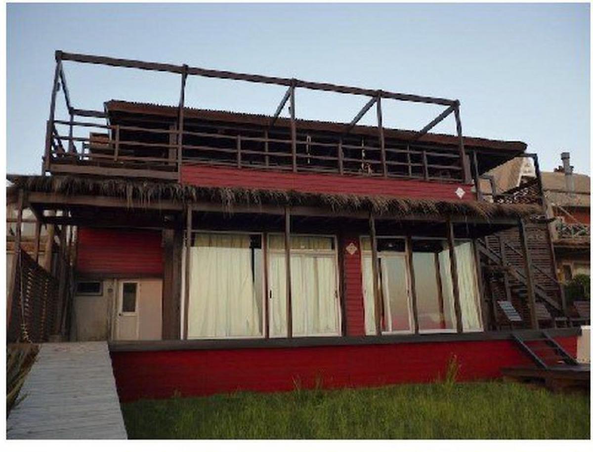 3 bedrooms House in Maldonado, Uruguay No. 3677