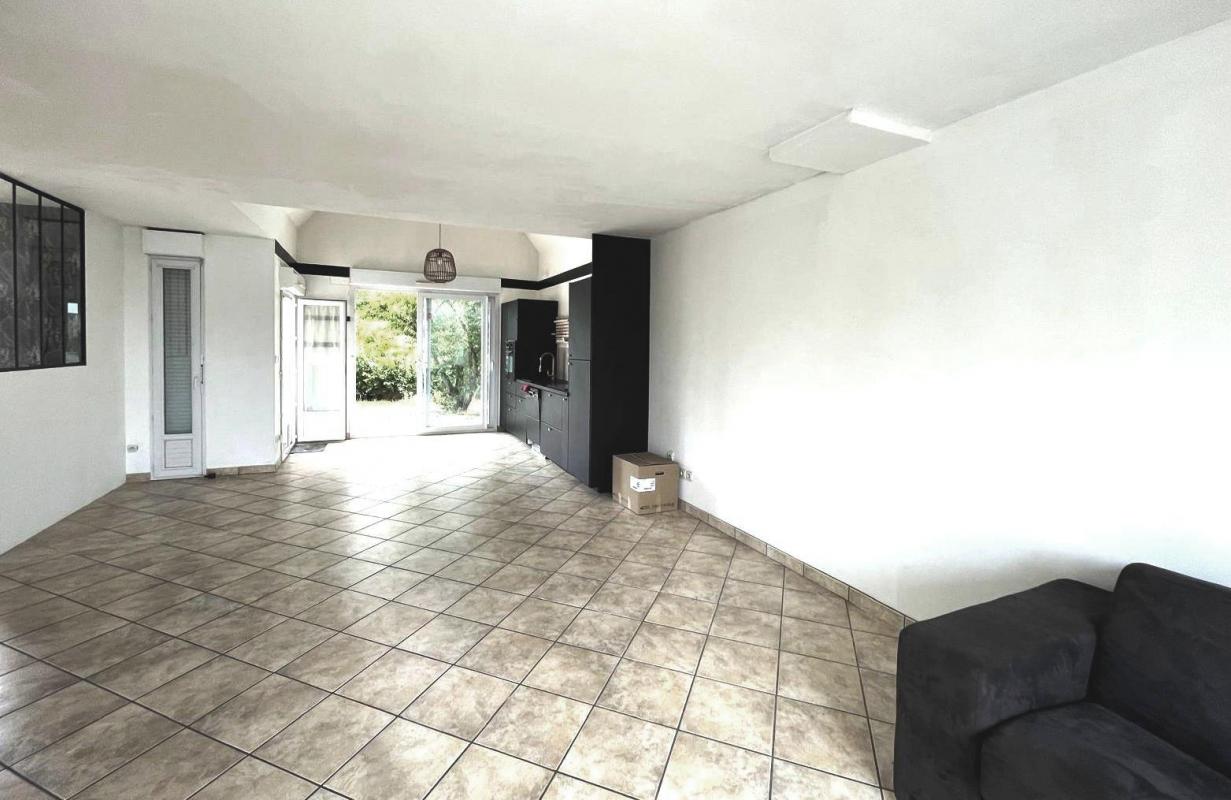 Casa de 2 dormitorios en L'Isle-Adam, France No. 322014