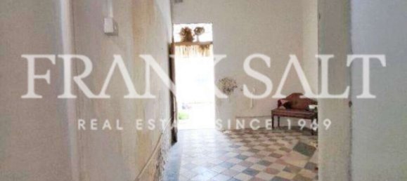 1 bedroom Maisonette in Hamrun, Malta No. 2428 2