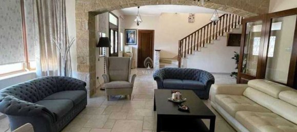 4 bedrooms Villa in Episkopi, Cyprus No. 19176 6