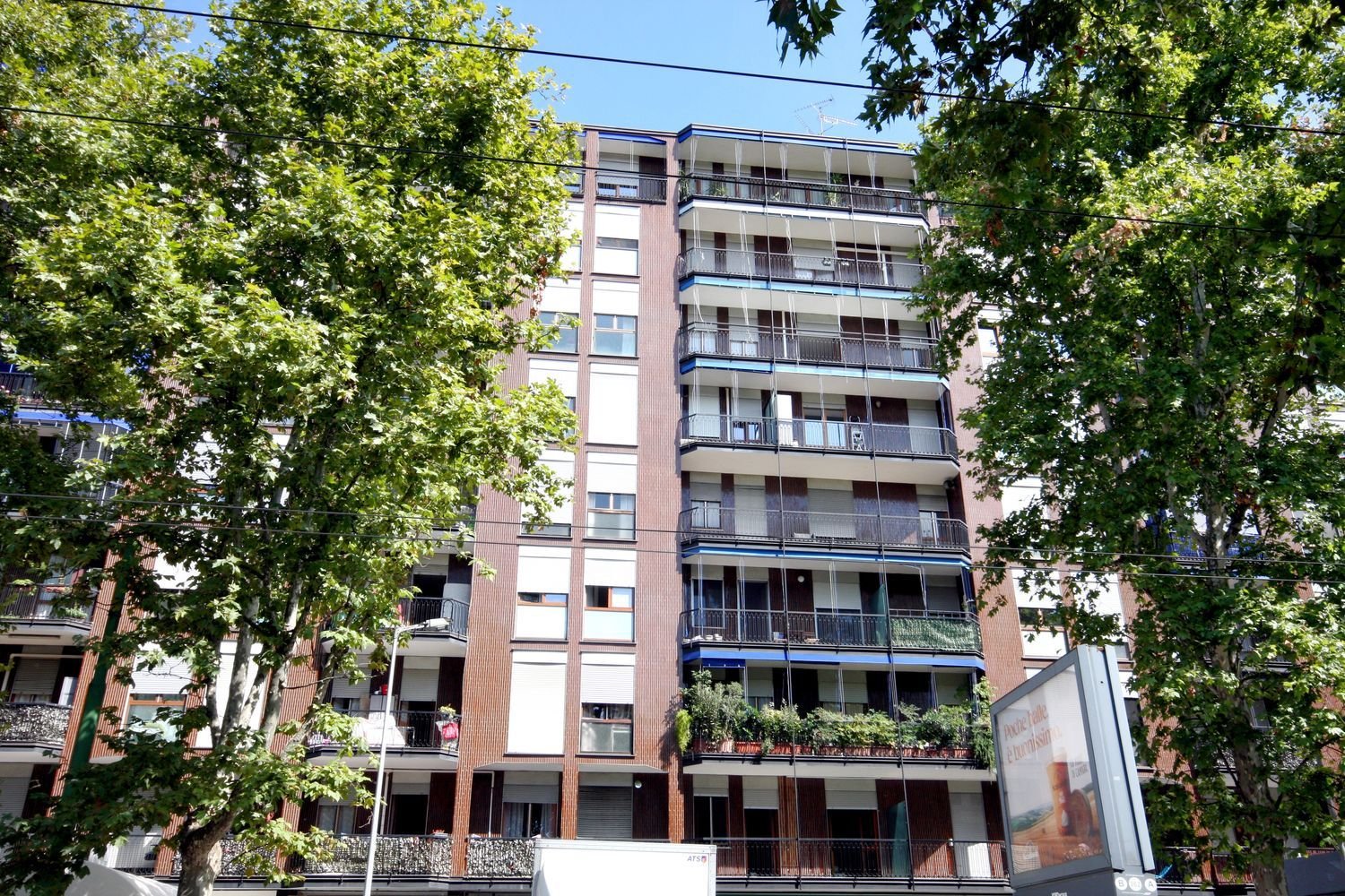 Apartamento de 3 dormitorios en Milan, Italy No. 364272