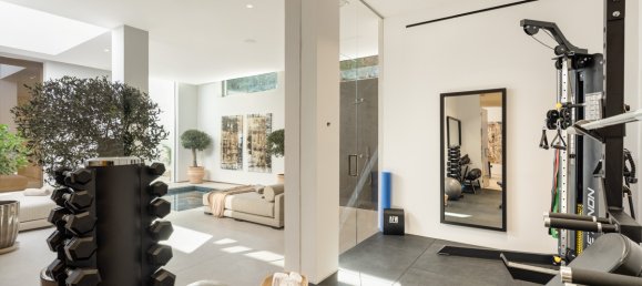 6 bedrooms Villa in Marbella, Spain No. 105805 5