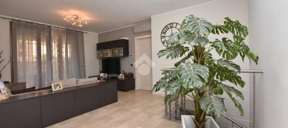 3-salle Appartement à Vignate, Italy No. 72049 11