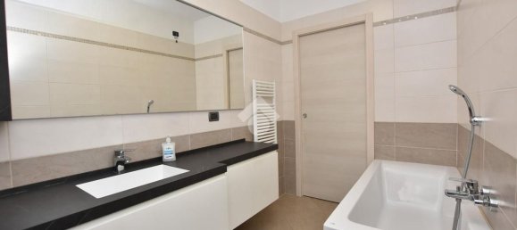 3-salle Appartement à Vignate, Italy No. 72049 21