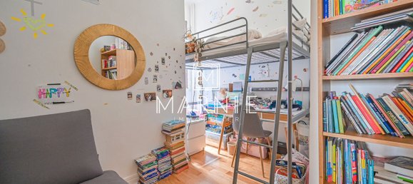 3 bedrooms Apartment in Paris, France No. 180249 9