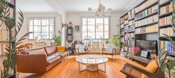 3 bedrooms Apartment in Paris, France No. 180249 2