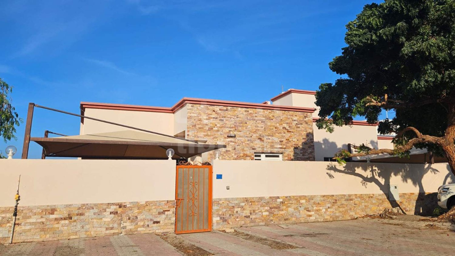 Вилла с 3 спальнями в Эс Сиб, Оман № 488