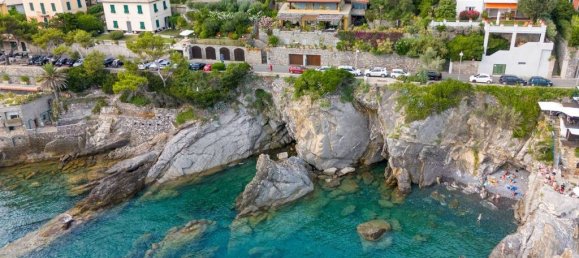 Villa de 5 dormitorios en Recco, Italy No. 213174 32