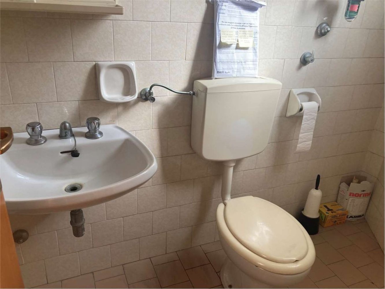 60m² Commercial property in Bellaria Igea Marina, Italy No. 74971