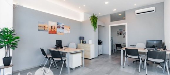 4-salle Propriété commerciale à Cesenatico, Italy No. 94760 2