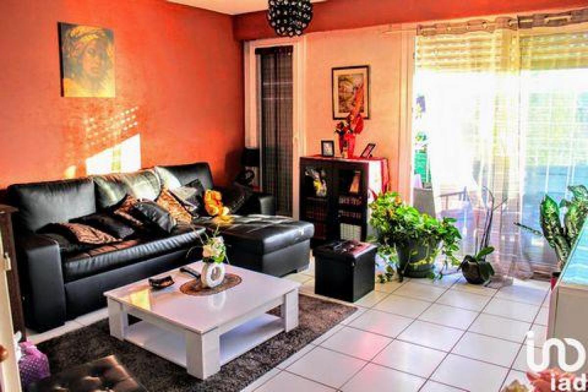 2 bedrooms Condo in Laval, France No. 35732