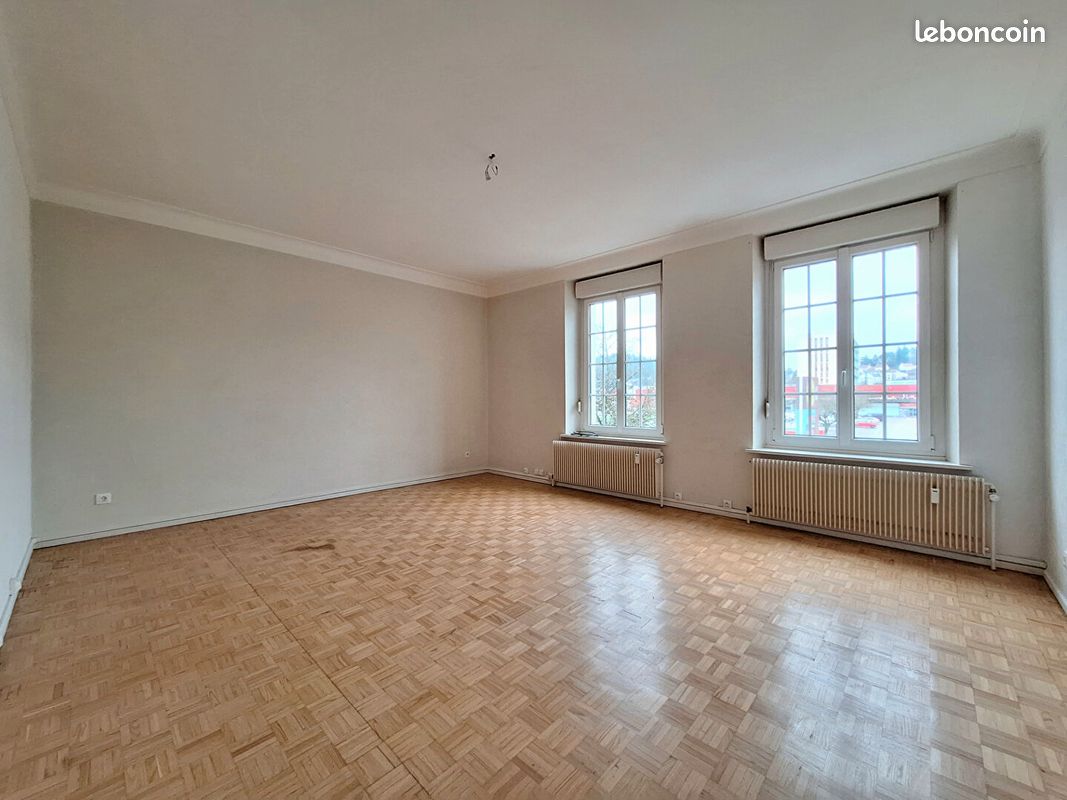 Apartamento de 1 dormitorio en Epinal, France No. 77452