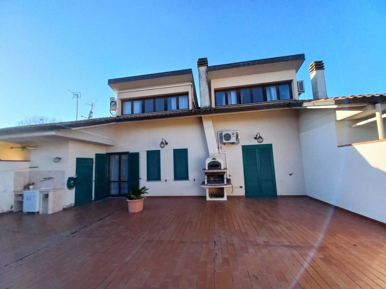 4 Schlafzimmer Wohnung in Poggio a Caiano, Italy, Nr. 321081