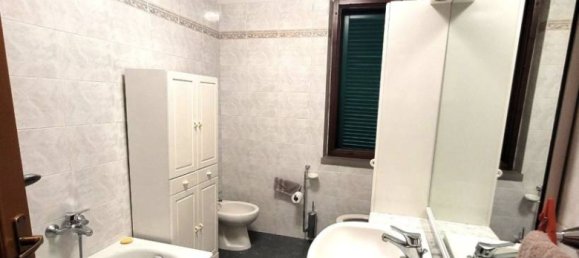 4 Schlafzimmer Wohnung in Poggio a Caiano, Italy, Nr. 321081 19