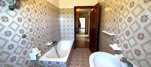 Дом с 6 комнатами в Альвито, Италия № 107311 18