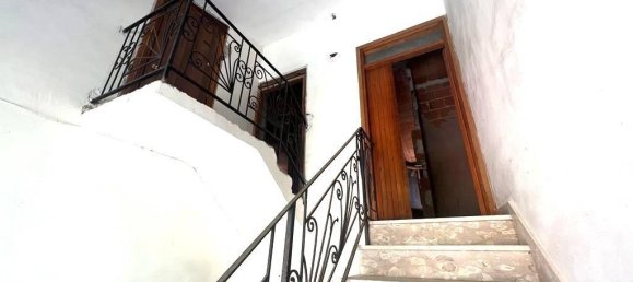 Дом с 6 комнатами в Альвито, Италия № 107311 15