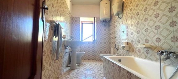 Дом с 6 комнатами в Альвито, Италия № 107311 29