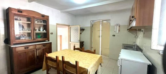 Дом с 6 комнатами в Альвито, Италия № 107311 7