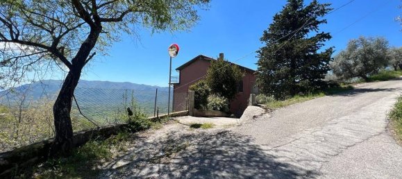 Дом с 6 комнатами в Альвито, Италия № 107311 6