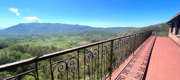 Дом с 6 комнатами в Альвито, Италия № 107311 3