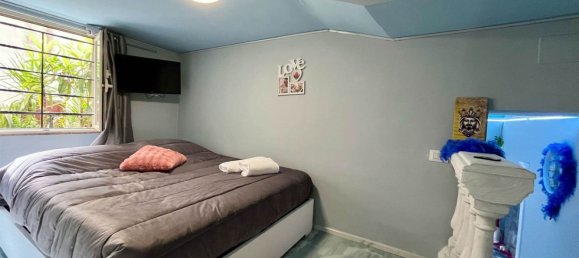 Квартира с 4 комнатами в Катания, Италия № 49598 9