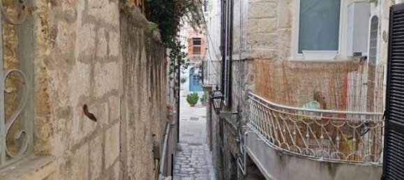2 rooms Apartment in Trani, Italy No. 144083 2
