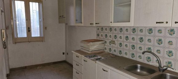 2 rooms Apartment in Trani, Italy No. 144083 5