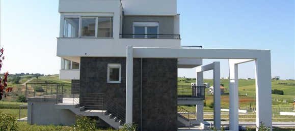 195m² Commercial property in Thessaloniki, Greece No. 8085 8