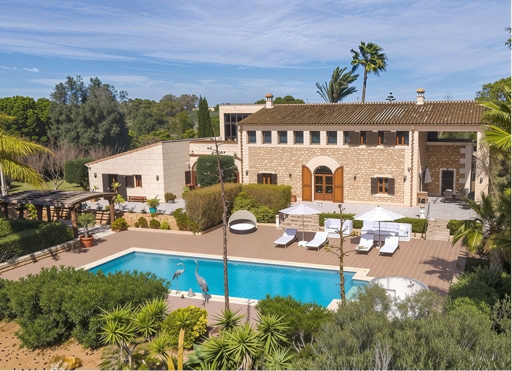 6 bedrooms House in Ses Salines, Spain No. 242435