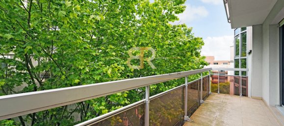 Studio in Joinville-le-Pont, France No. 332499 2