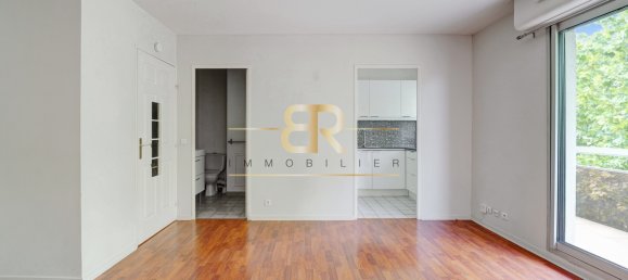 Studio in Joinville-le-Pont, France No. 332499 9