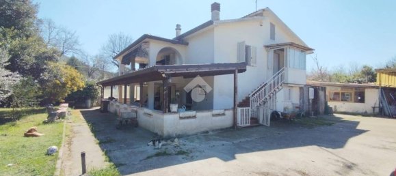 4 bedrooms House in Cervaro, Italy No. 226160 4
