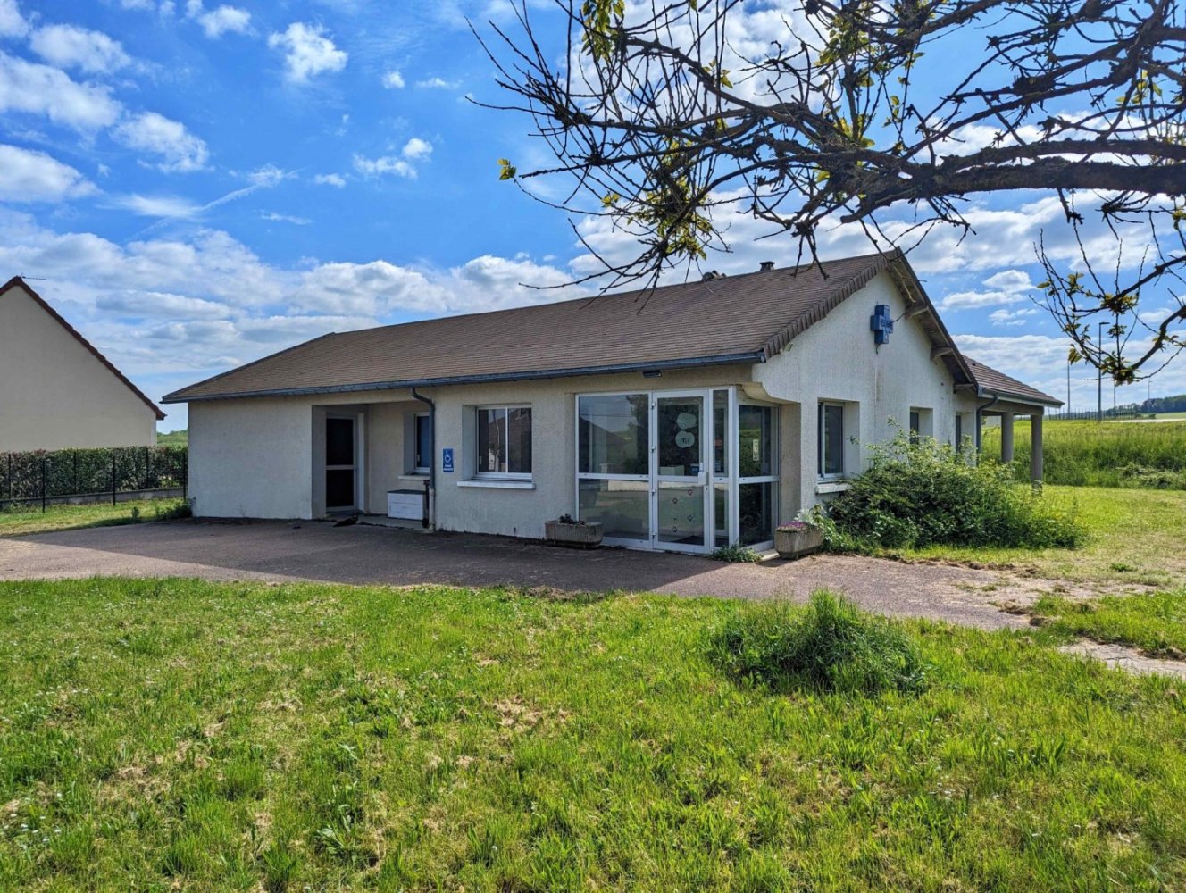 1 غرف نوم فيلا في Courson-les-Carrieres, France رقم 268250