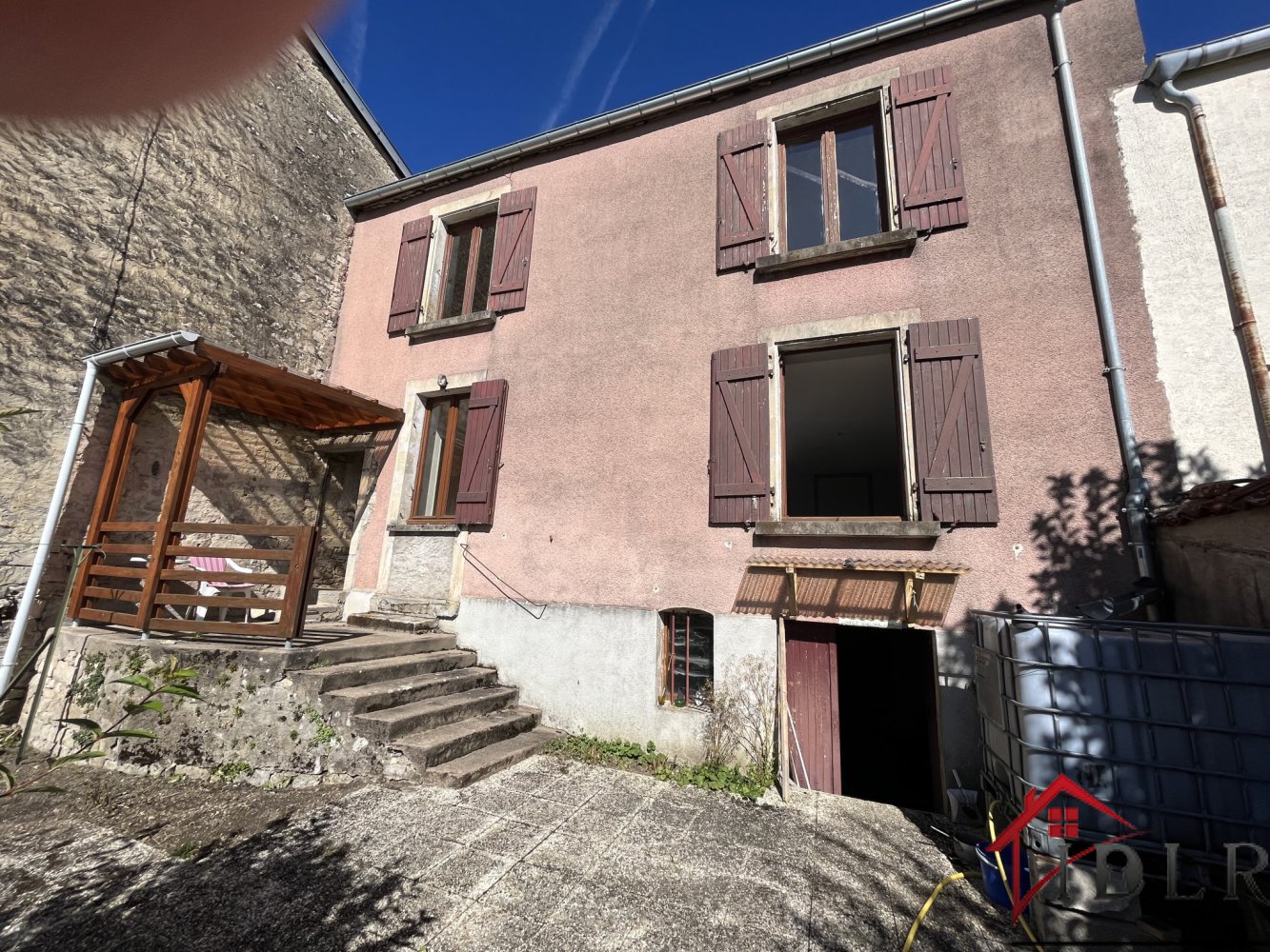 3 bedrooms Building in Bourbonne-les-Bains, France No. 88753