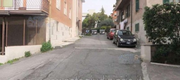 4 rooms Apartment in Rome, Italy No. 24902 37