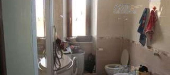 4 rooms Apartment in Rome, Italy No. 24902 4