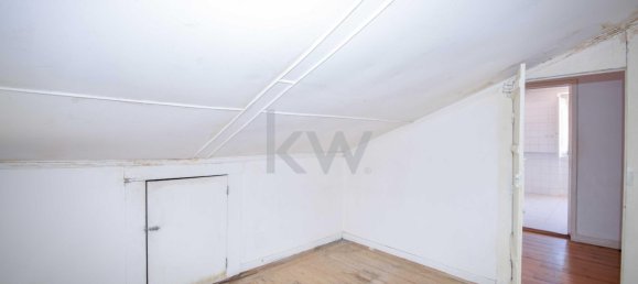 3 bedrooms Apartment in Lisbon, Portugal No. 80678 9