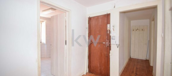 3 bedrooms Apartment in Lisbon, Portugal No. 80678 11
