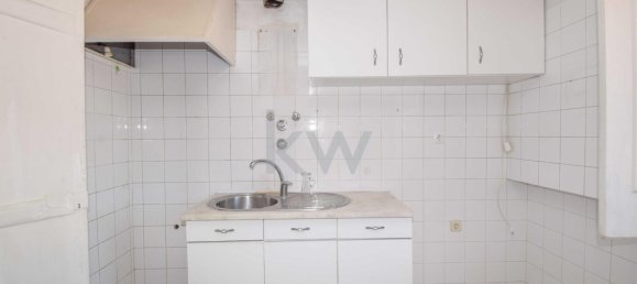 3 bedrooms Apartment in Lisbon, Portugal No. 80678 15