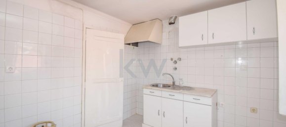 3 bedrooms Apartment in Lisbon, Portugal No. 80678 14