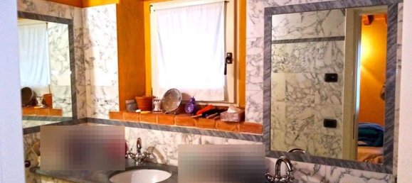 Дом с 6 комнатами в Чивителла ин Валь ди Кьяна, Италия № 200038 21