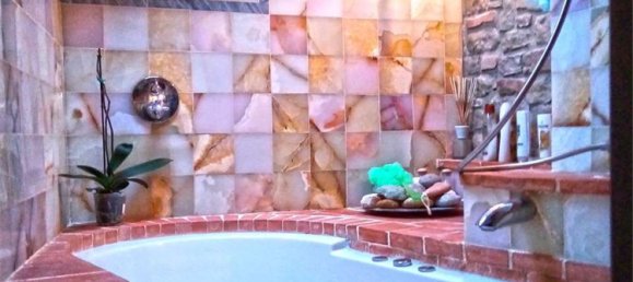 Дом с 6 комнатами в Чивителла ин Валь ди Кьяна, Италия № 200038 22