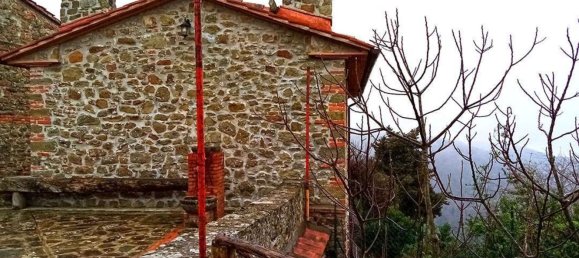 Дом с 6 комнатами в Чивителла ин Валь ди Кьяна, Италия № 200038 3