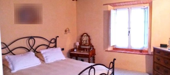 Дом с 6 комнатами в Чивителла ин Валь ди Кьяна, Италия № 200038 15